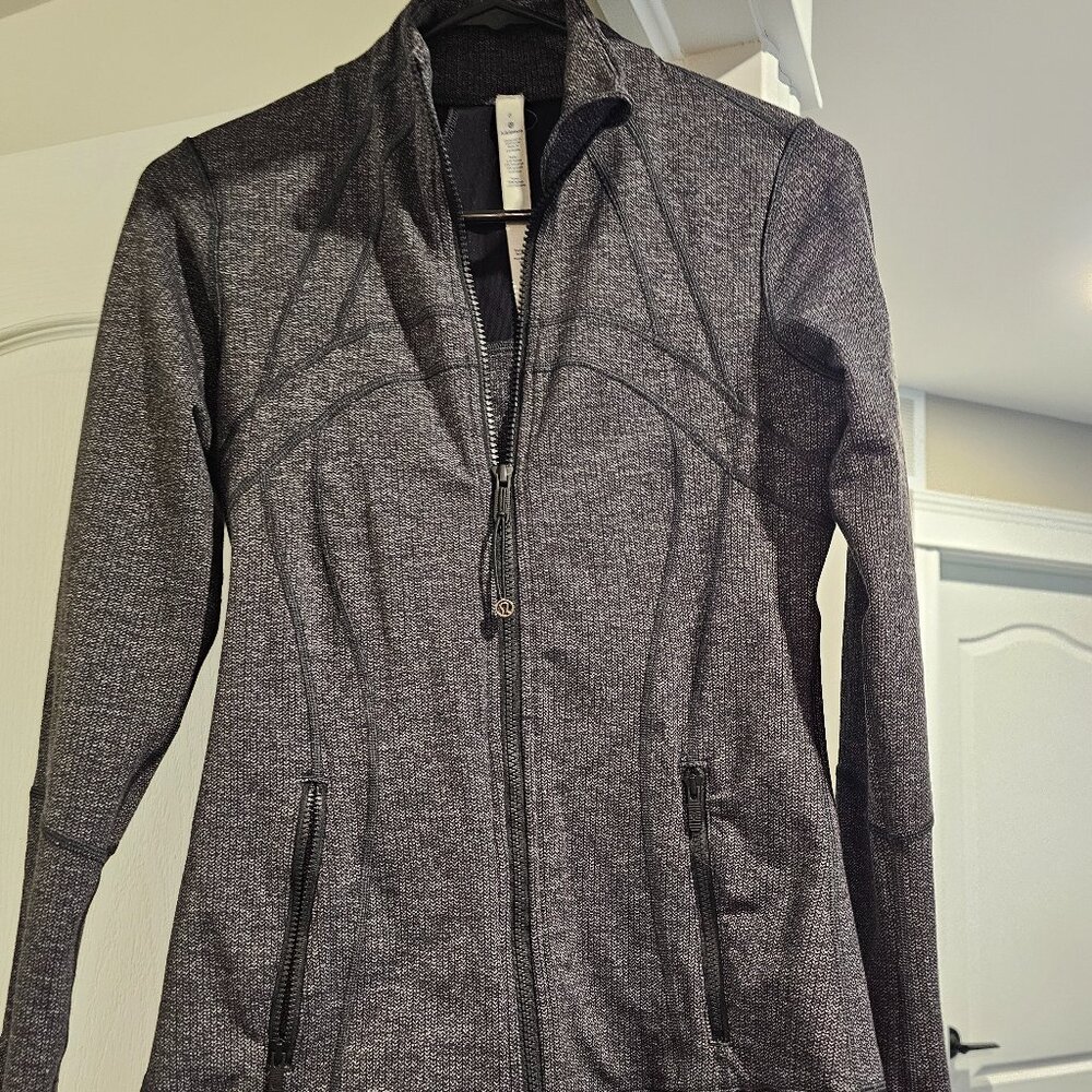 Lululemon define jacket size 6